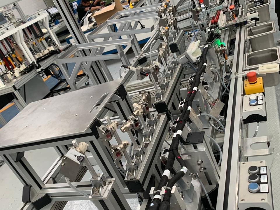 Estaciones y fixtures · 1